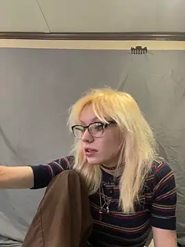 simplyobsessedwher online show from March 25, 8:12 pm