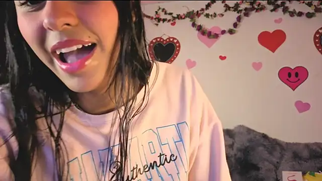 PaulaCutexs online show from March 25, 5:44 am