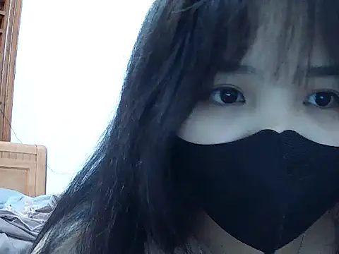 VyVy18 online show from April 19, 6:10 pm