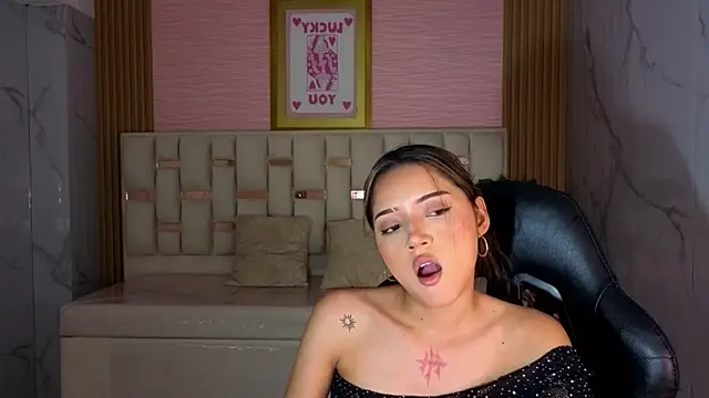 veronicaa s online show from July 7, 8:00 pm