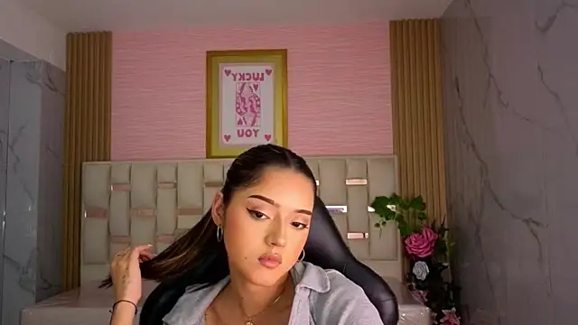 veronicaa s online show from July 8, 8:11 pm