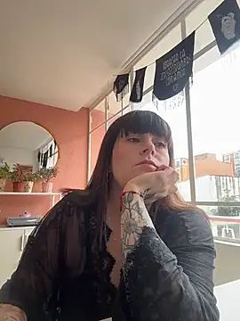 MidnightHearts online show from March 31, 2:50 pm