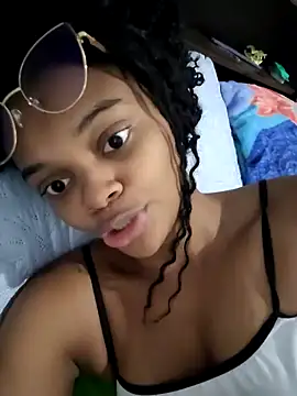 marialuiza2027 online show from May 18, 11:38 am