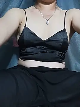 Heli pusy online show from June 15, 1:00 pm