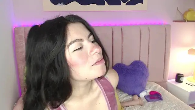 Zafiro Brm online show from April 11, 6:30 am