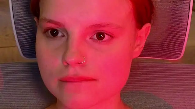 mollybossy online show from March 31, 7:08 am