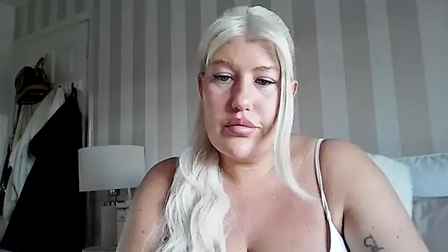 Lexi Laura online show from May 1, 6:27 am