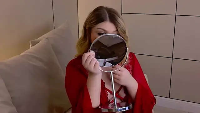 WendyPage online show from April 19, 7:05 pm