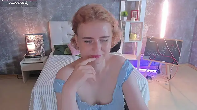 Shiny Liss online show from August 5, 1:34 am