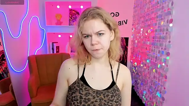ElizabethVane online show from May 22, 7:06 am