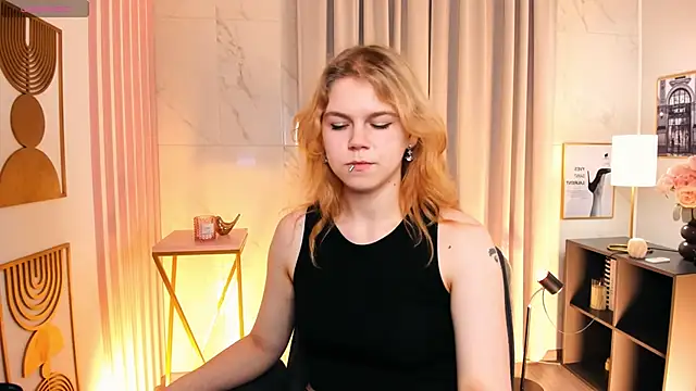 ElizabethVane online show from June 18, 9:25 am