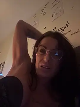 Eviehudson online show from April 6, 9:49 pm