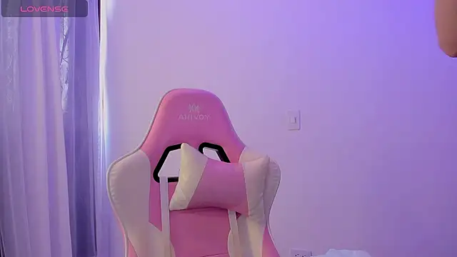 KittyFeet1 online show from April 28, 6:01 pm