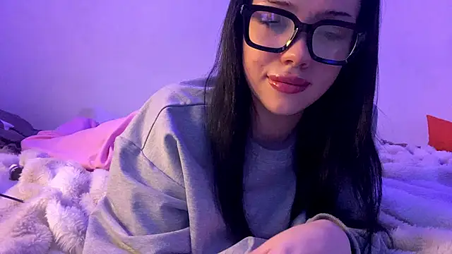 BeckyAurielle online show from April 19, 6:10 pm