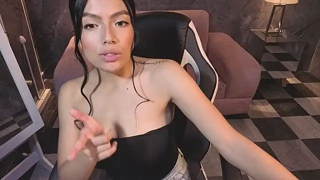  Charlottee b online show from June 9, 8:08 pm