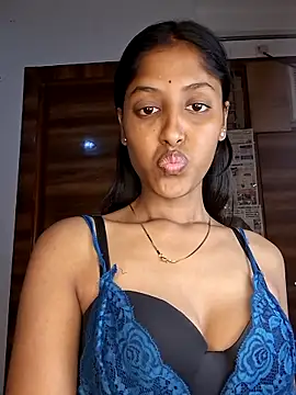 Pari lovers online show from June 7, 3:08 pm