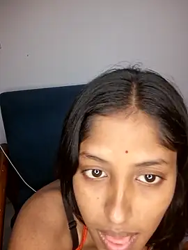 Pari lovers online show from June 11, 5:32 pm