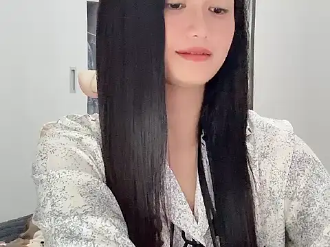 AmyLinee 1 online show from May 6, 6:06 am