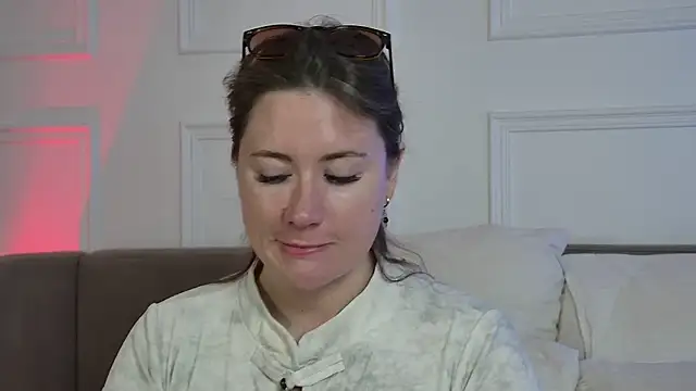 MeganStrane online show from May 5, 6:27 am