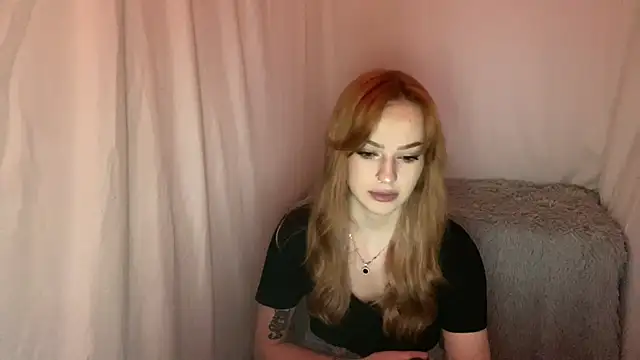 EvaKapnist online show from April 30, 8:47 pm