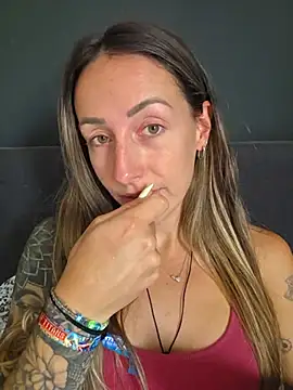 NicoleKaiser online show from June 11, 8:11 am