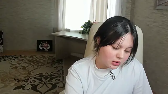 BelenHunkins online show from March 18, 6:18 am