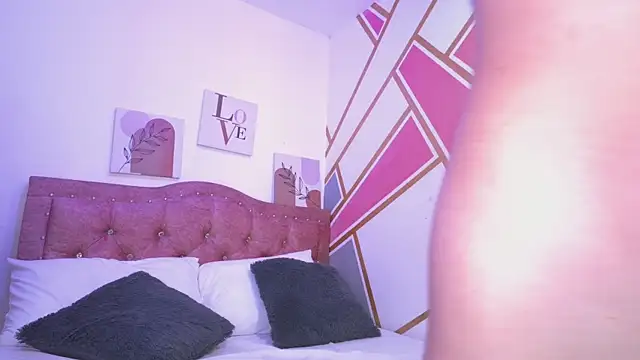 Alexxa cutie online show from April 29, 12:30 pm
