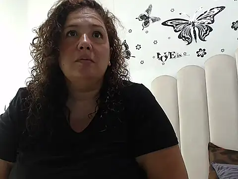 IzzyFlowers online show from April 27, 8:28 pm