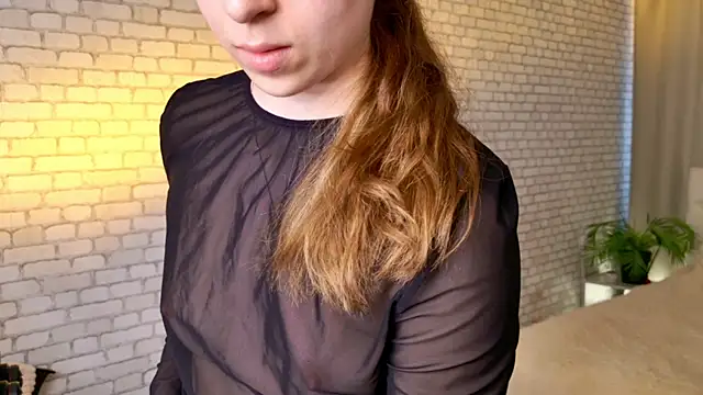 LiuYani online show from May 6, 2:10 pm