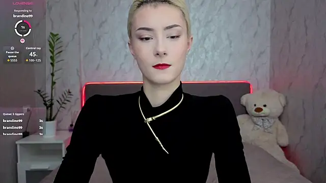 kittysocutie online show from May 16, 1:52 am