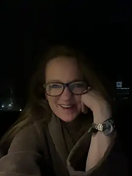 LizzieZ1975 online show from May 2, 10:46 pm