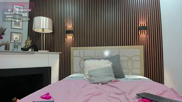 charlotblake online show from April 22, 3:25 am