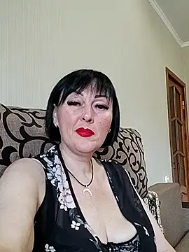 HelgaDennis online show from July 9, 1:02 pm