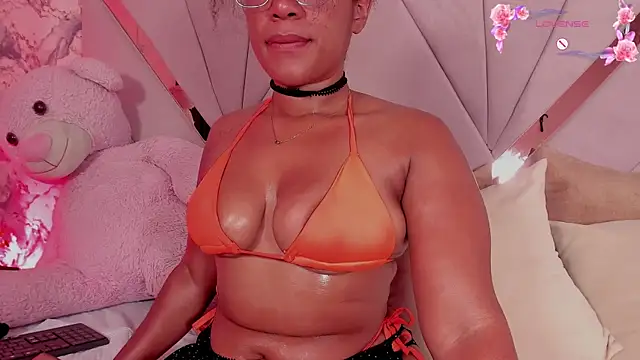 mia rouxx1 online show from August 1, 9:44 am