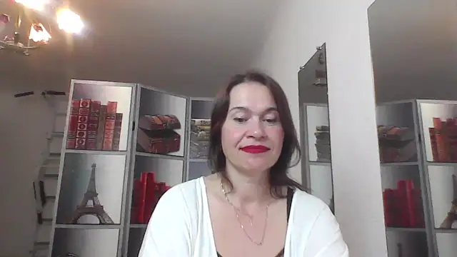 Selena Moo online show from June 4, 5:50 pm