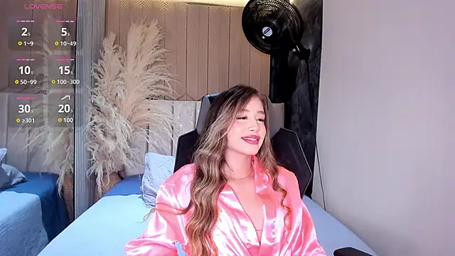 EmilyJohnsoon online show from May 3, 2:15 am
