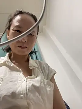 lilysister66 online show from June 30, 6:40 pm