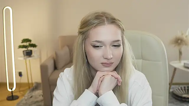 SeemaHornoff online show from March 30, 3:00 pm