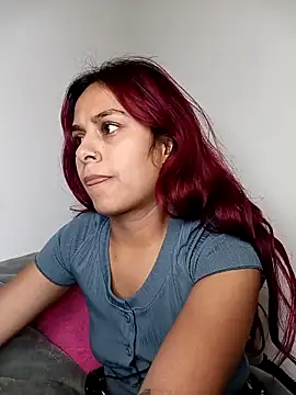 EmiilyFoxx090 online show from April 17, 3:41 am