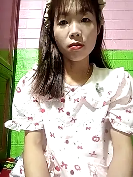 AmyLinee01 online show from May 9, 4:58 am