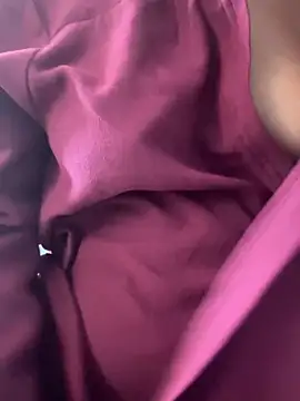 Supremegirlvibes online show from April 6, 1:45 pm