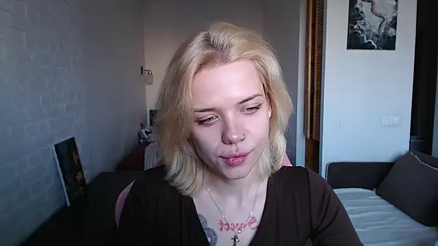 TenderChloe online show from March 28, 3:11 pm