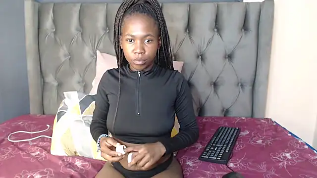 Cybil Hearts online show from April 21, 10:44 am