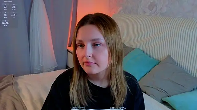 LorriMonz online show from July 6, 1:44 am