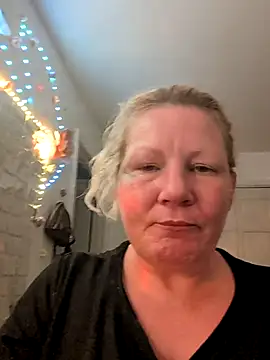 trippsgotlips online show from May 27, 1:41 pm