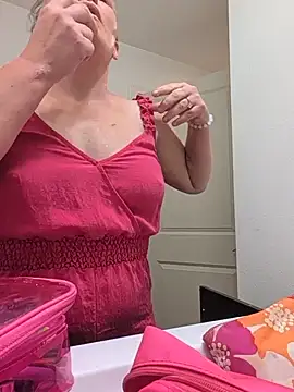 trippsgotlips online show from June 27, 7:42 pm