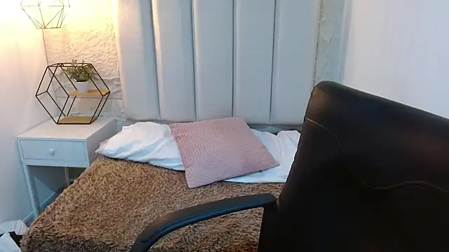 mia velvetk online show from May 4, 2:59 am