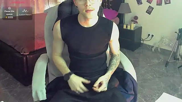 Thomas Norton online show from March 25, 3:37 pm