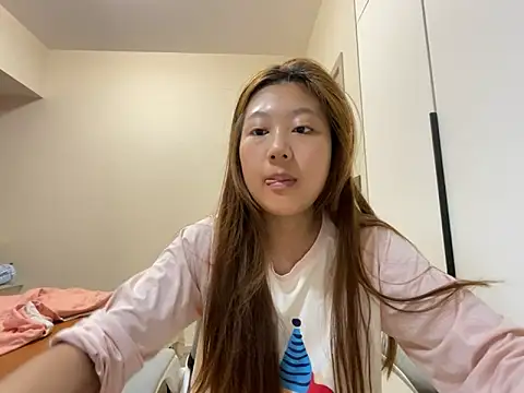 tutu512 online show from June 15, 6:35 am