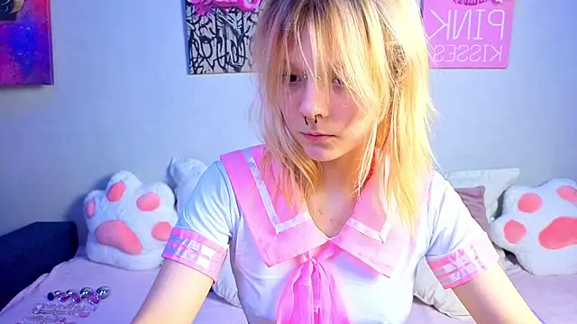 PerryKitty online show from June 11, 3:20 pm